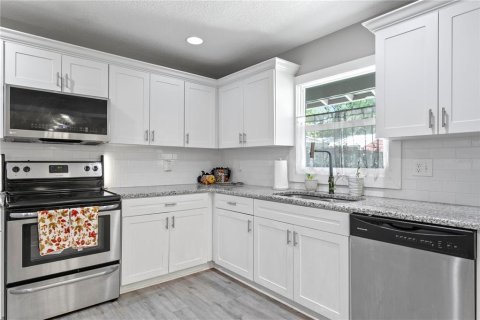 Villa ou maison à vendre à Tampa, Floride: 3 chambres, 132.66 m2 № 1590665 - photo 13