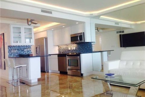 Condo in Deerfield Beach, Florida, 1 bedroom  № 2250399 - photo 8