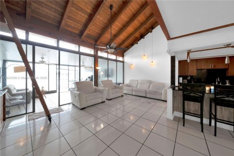 Touwnhouse à vendre à Miami, Floride: 3 chambres, 171.96 m2 № 1779645 - photo 5
