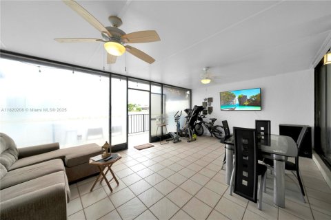 Touwnhouse à vendre à Miami, Floride: 3 chambres, 171.96 m2 № 1779645 - photo 12