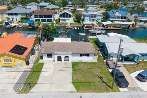 Casa en Hudson, Florida 3 dormitorios, 113.53 m2 № 2137487