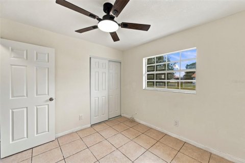 House in Tampa, Florida 3 bedrooms, 115.94 sq.m. № 2393821 - photo 13