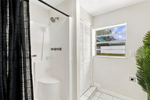 House in Tampa, Florida 3 bedrooms, 115.94 sq.m. № 2393821 - photo 14