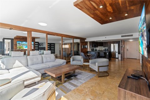 Copropriété à vendre à Miami Beach, Floride: 2 chambres, 111.48 m2 № 1939640 - photo 11