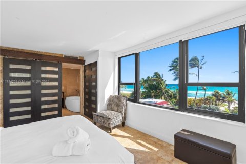 Copropriété à vendre à Miami Beach, Floride: 2 chambres, 111.48 m2 № 1939640 - photo 25