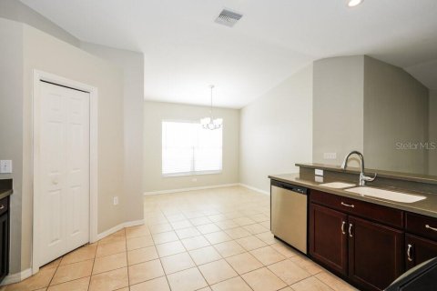 Villa ou maison à louer à Seffner, Floride: 3 chambres, 160.07 m2 № 2100389 - photo 6