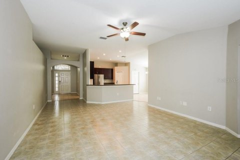 Villa ou maison à louer à Seffner, Floride: 3 chambres, 160.07 m2 № 2100389 - photo 4