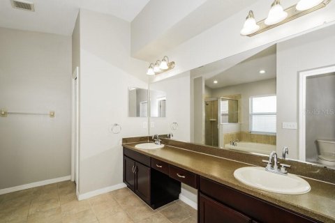 Villa ou maison à louer à Seffner, Floride: 3 chambres, 160.07 m2 № 2100389 - photo 11