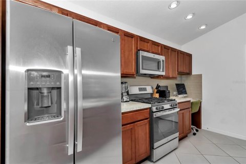 House in The Villages, Florida 2 bedrooms, 111.76 sq.m. № 1735410 - photo 18