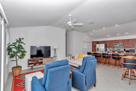 House in The Villages, Florida 2 bedrooms, 111.76 sq.m. № 1735410 - photo 11