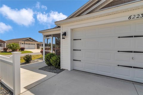 House in The Villages, Florida 2 bedrooms, 111.76 sq.m. № 1735410 - photo 5