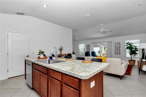 House in The Villages, Florida 2 bedrooms, 111.76 sq.m. № 1735410 - photo 15