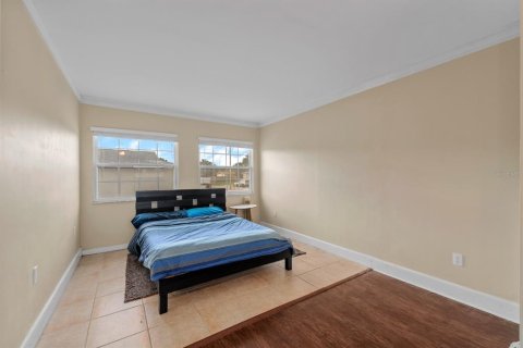 House in Tarpon Springs, Florida 3 bedrooms, 142.7 sq.m. № 1843596 - photo 8