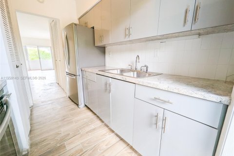 Снять в аренду квартиру в Норт-Майами, Флорида 1 спальня, 74.32м2, № 2020664 - фото 2