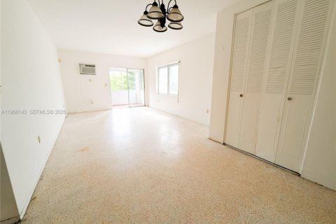 Снять в аренду квартиру в Норт-Майами, Флорида 1 спальня, 74.32м2, № 2020664 - фото 4