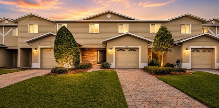 Adosado en Orlando, Florida 3 dormitorios, 154.87 m2 № 2095710