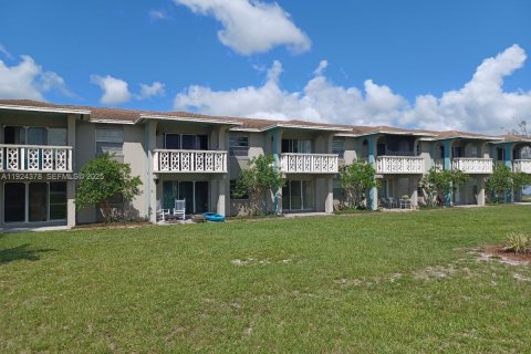 Propiedad comercial en Sebring, Florida № 2082893