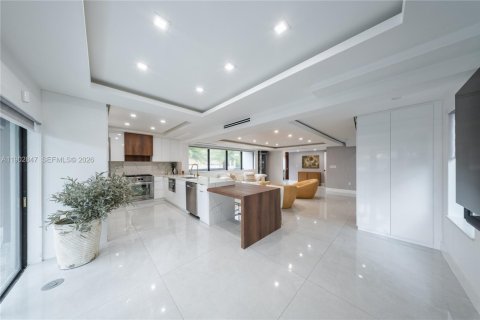 Villa ou maison à vendre à Hollywood, Floride: 5 chambres, 220.46 m2 № 2146411 - photo 10