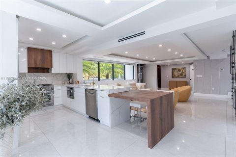 Villa ou maison à vendre à Hollywood, Floride: 5 chambres, 220.46 m2 № 2146411 - photo 11