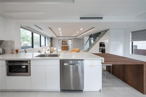 Villa ou maison à vendre à Hollywood, Floride: 5 chambres, 220.46 m2 № 2146411 - photo 6