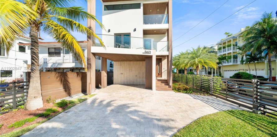Villa ou maison à Hollywood, Floride 5 chambres, 220.46 m2 № 2146411