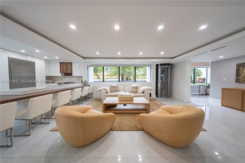 Villa ou maison à vendre à Hollywood, Floride: 5 chambres, 220.46 m2 № 2146411 - photo 7