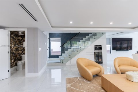 Villa ou maison à vendre à Hollywood, Floride: 5 chambres, 220.46 m2 № 2146411 - photo 15
