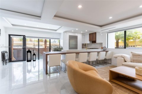 Villa ou maison à vendre à Hollywood, Floride: 5 chambres, 220.46 m2 № 2146411 - photo 5