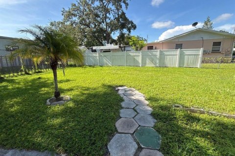 House in Tampa, Florida 2 bedrooms, 93 sq.m. № 1851573 - photo 13