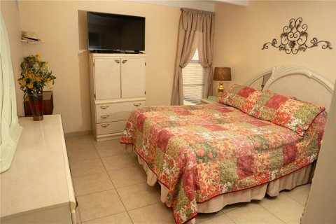 House in Lake Wales, Florida 2 bedrooms, 79.9 sq.m. № 2224349 - photo 12