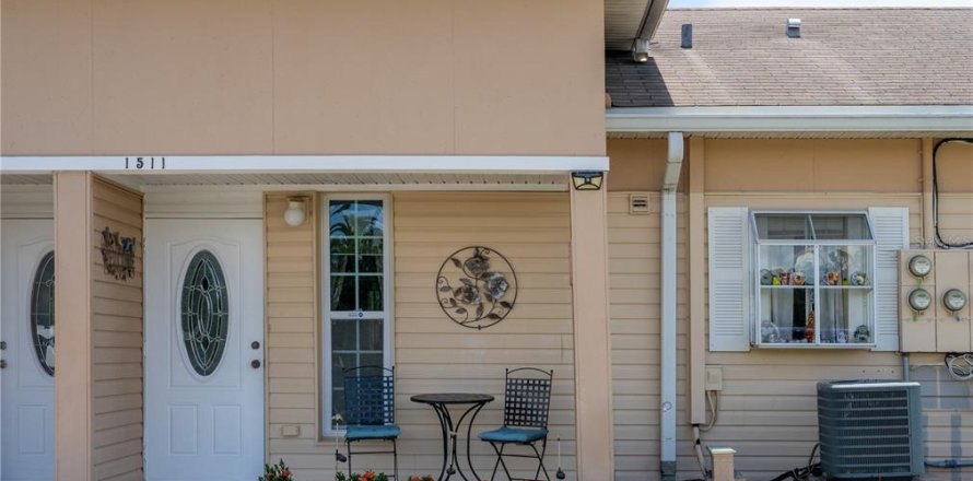 House in Lake Wales, Florida 2 bedrooms, 79.9 sq.m. № 2224349