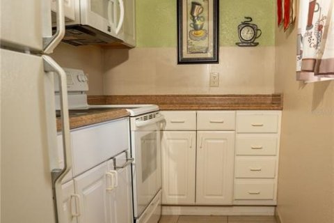 House in Lake Wales, Florida 2 bedrooms, 79.9 sq.m. № 2224349 - photo 7