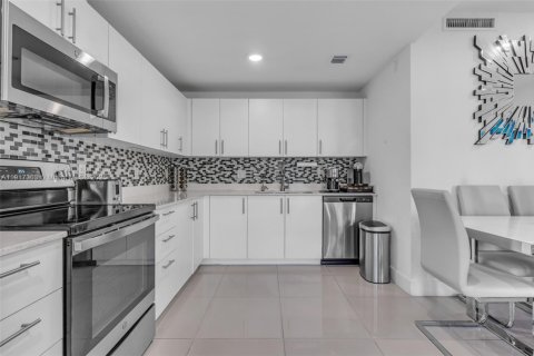 Adosado en venta en Homestead, Florida, 4 dormitorios, 129.88 m2 № 1973501 - foto 3