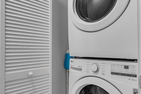 Adosado en venta en Homestead, Florida, 4 dormitorios, 129.88 m2 № 1973501 - foto 21