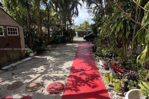 Propiedad comercial en alquiler en Miami, Florida, 1 dormitorio, 202.9 m2 № 2030609 - foto 9