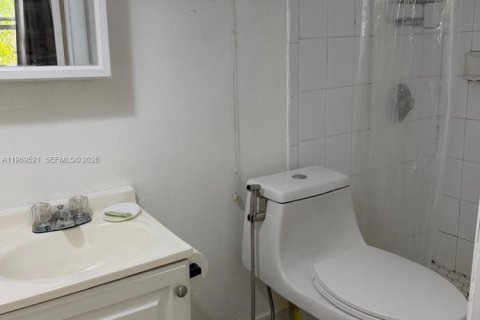 Propiedad comercial en alquiler en Miami, Florida, 1 dormitorio, 202.9 m2 № 2030609 - foto 7
