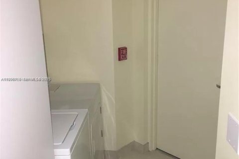 Condominio en venta en Sunny Isles Beach, Florida, 2 dormitorios, 135.36 m2 № 1994634 - foto 21