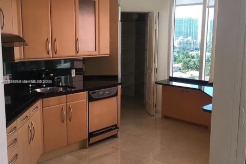 Condominio en venta en Sunny Isles Beach, Florida, 2 dormitorios, 135.36 m2 № 1994634 - foto 18
