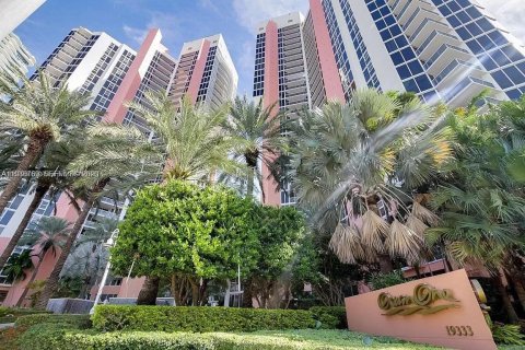 Condominio en venta en Sunny Isles Beach, Florida, 2 dormitorios, 135.36 m2 № 1994634 - foto 4
