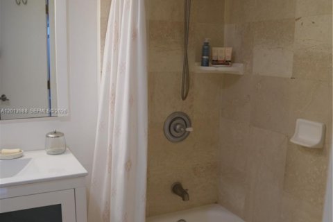 Condo in Aventura, Florida, 2 bedrooms  № 2089508 - photo 27