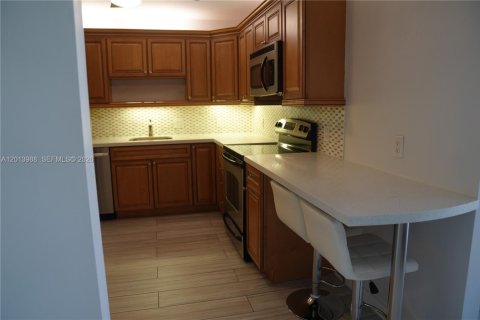 Condo in Aventura, Florida, 2 bedrooms  № 2089508 - photo 18