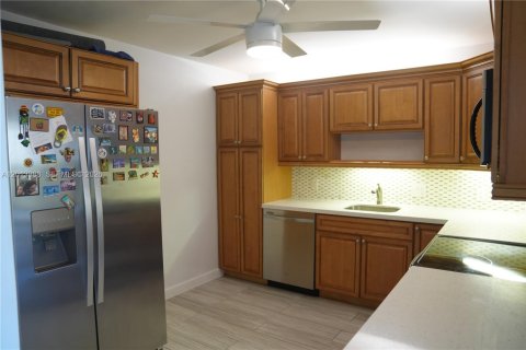 Condo in Aventura, Florida, 2 bedrooms  № 2089508 - photo 17