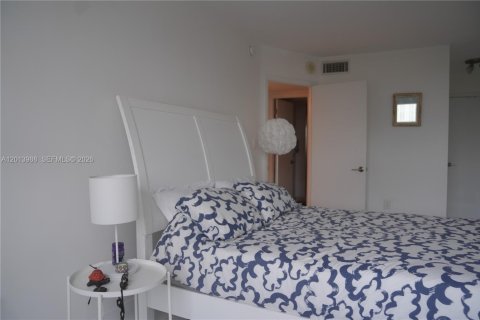 Condo in Aventura, Florida, 2 bedrooms  № 2089508 - photo 24