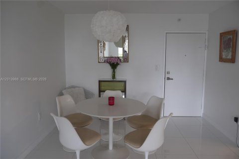 Condo in Aventura, Florida, 2 bedrooms  № 2089508 - photo 15