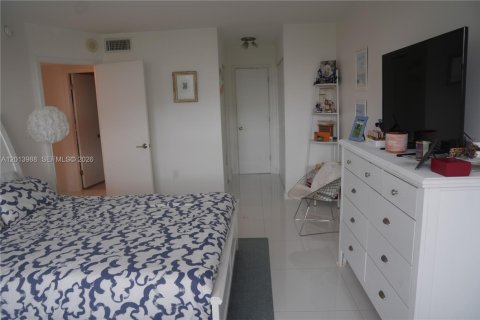 Condo in Aventura, Florida, 2 bedrooms  № 2089508 - photo 22