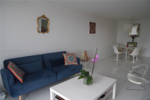 Condo in Aventura, Florida, 2 bedrooms  № 2089508 - photo 10