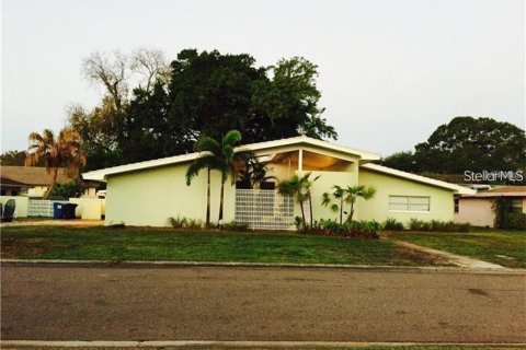 Villa ou maison à Saint Petersburg, Floride 3 chambres, 204.2 m2 № 2414899