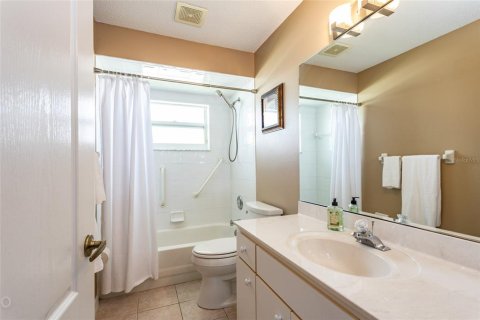 House in Palm Coast, Florida 3 bedrooms, 174.47 sq.m. № 1273868 - photo 14