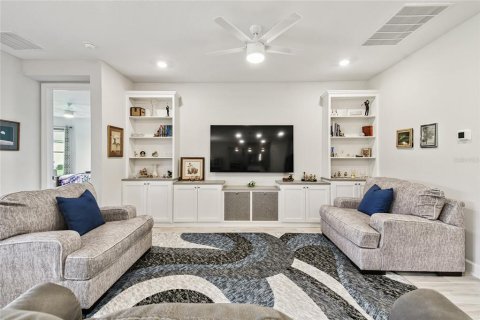 Casa en venta en Kissimmee, Florida, 3 dormitorios, 168.62 m2 № 1899314 - foto 5