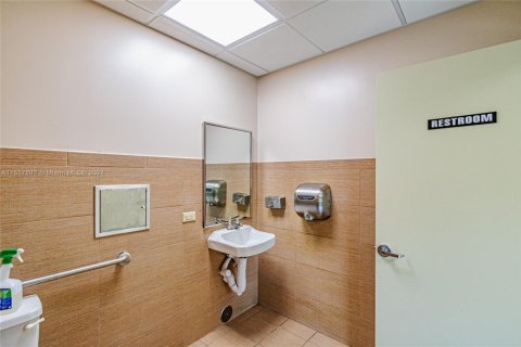 Oficina en alquiler en Plantation, Florida № 1024525 - foto 1